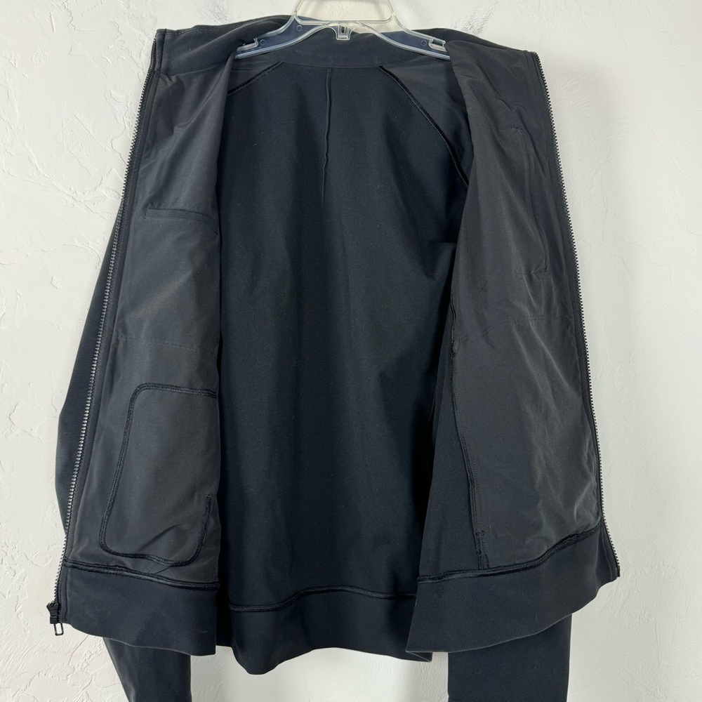 Lululemon Sojourn Track Jacket Coat Solid‎ Black Workout Athletic Full Zip Down - Picture 3 of 11
